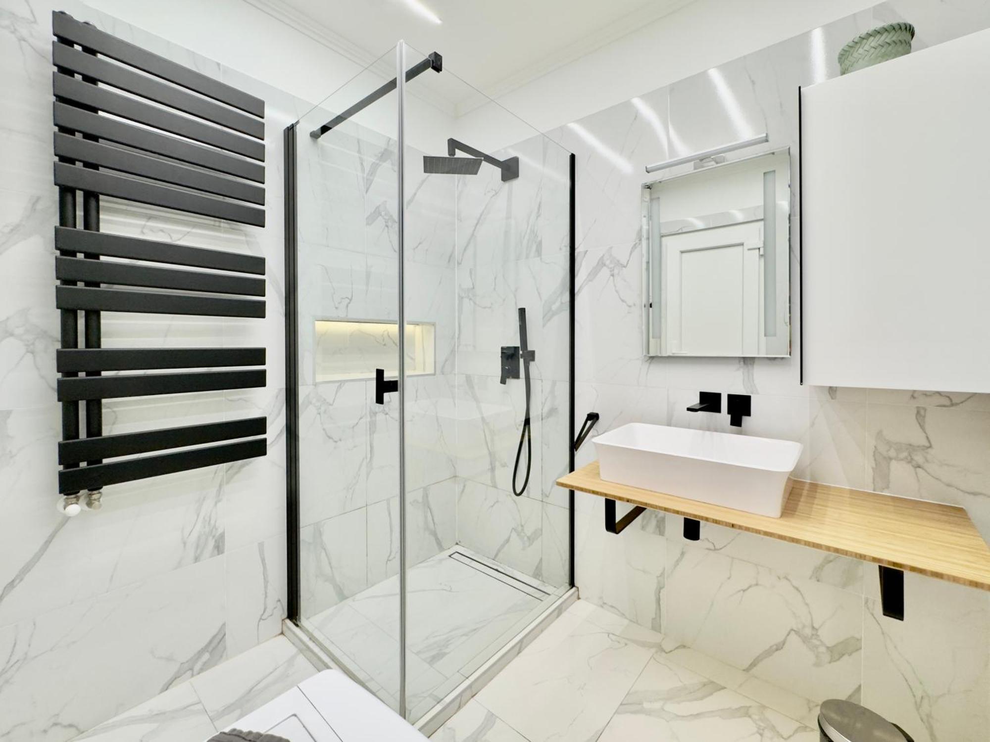 Blaha Haven Center Modern Apartment